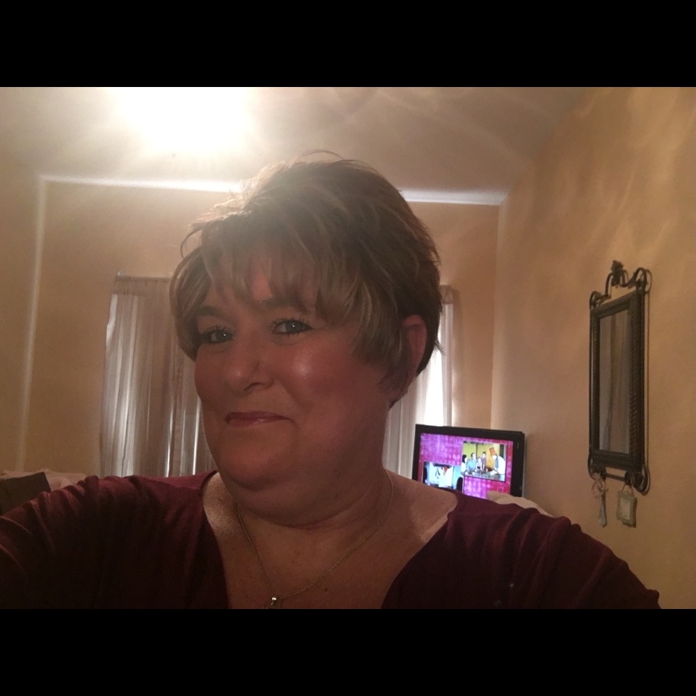 Meet your Posher, Deborah